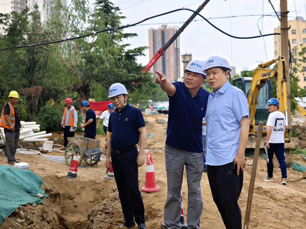 鄭州市建設(shè)投資集團(tuán)有限公司副總經(jīng)理張巖到鄭州建投通訊管線有限公司開展安全生產(chǎn)檢查